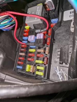 بخش سوم: آموزش قدم به قدم نصب فیوز مینیاتوری ⚡️